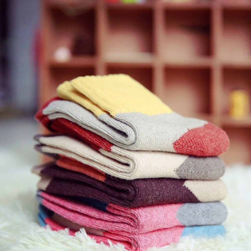 5 Pairs a set Womens Winter Knit Crew Socks - Picture 3 of 8